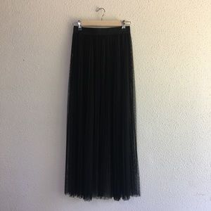 Pleated long mesh skirt